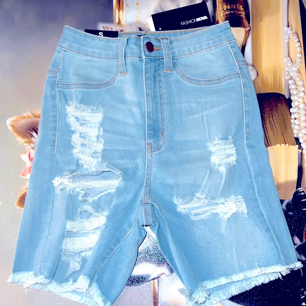 $25 sale for 4 Fashion Nova shorts size S - Picture 9 of 17